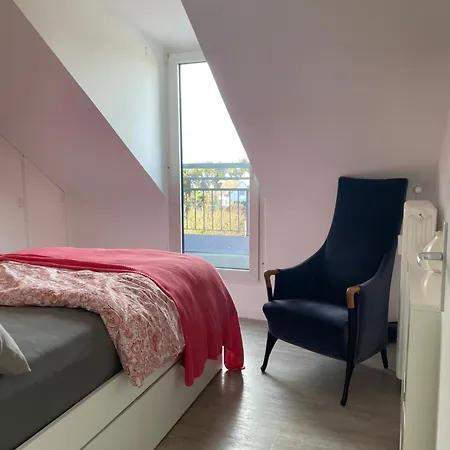 Bright & Modern 2 Bedroom Near * Meerbusch