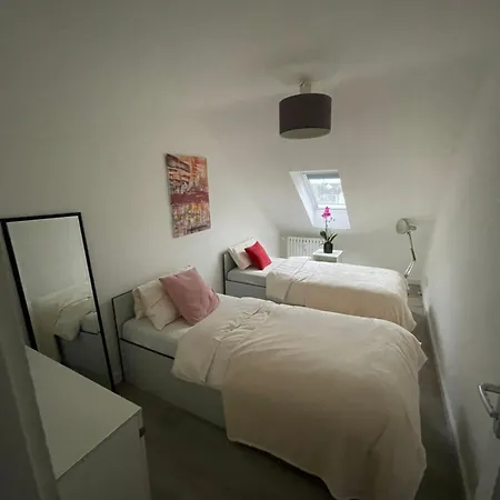 Bright & Modern 2 Bedroom Near Appartement